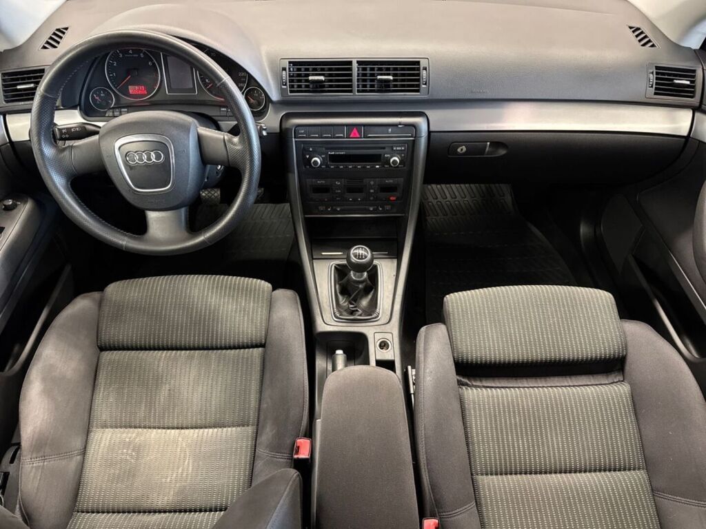 Audi A4 2006 Punainen