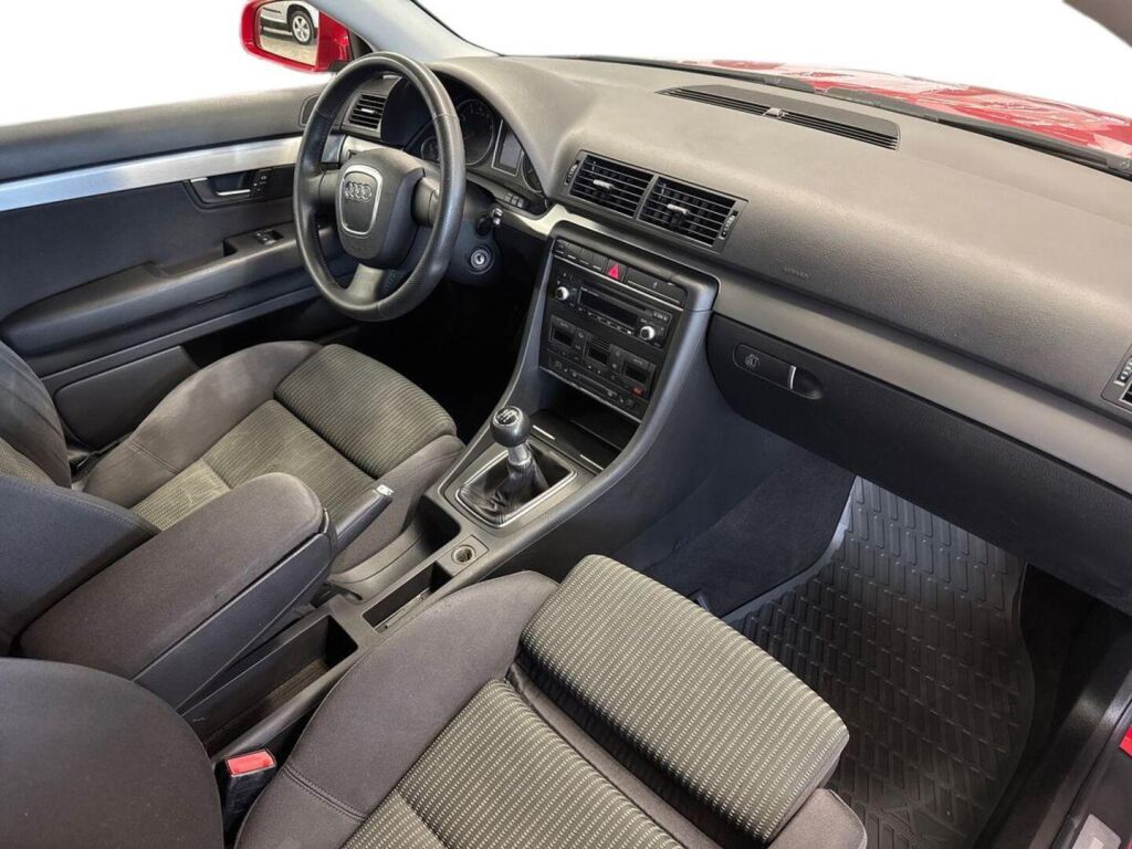 Audi A4 2006 Punainen