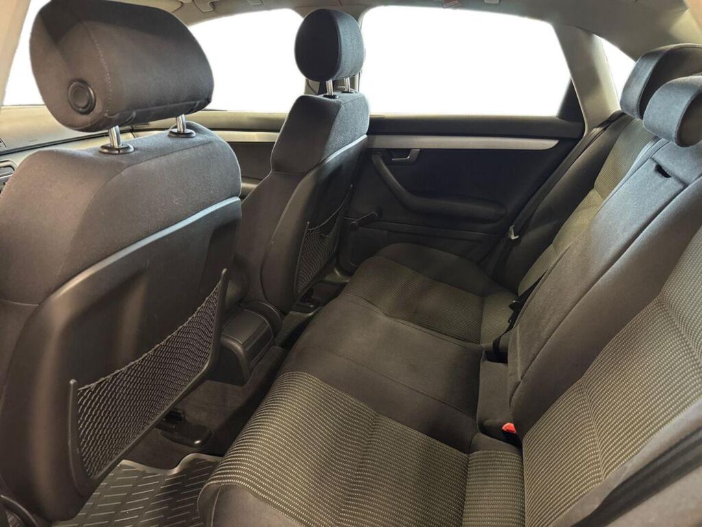 Audi A4 2006 Punainen