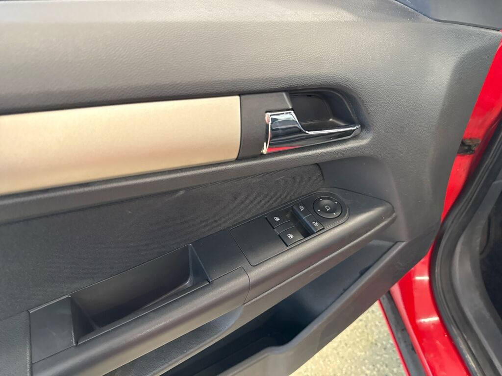 Opel Astra 2009 Punainen