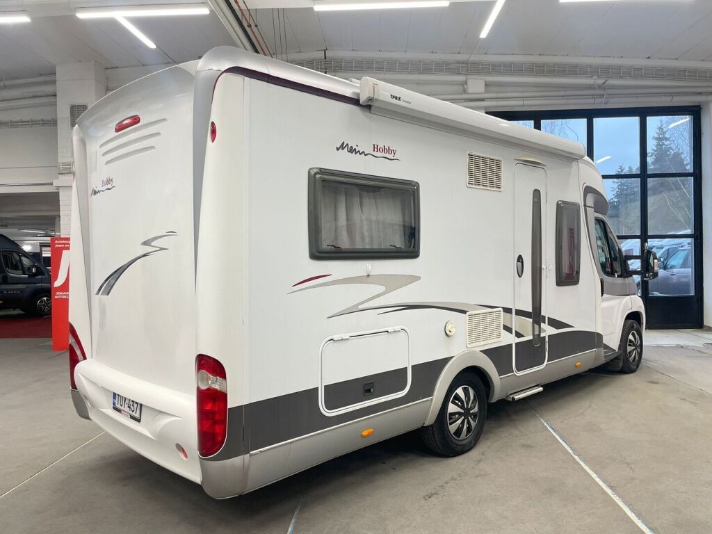 Hobby Toscana D 650 FLC 2009 Valkoinen
