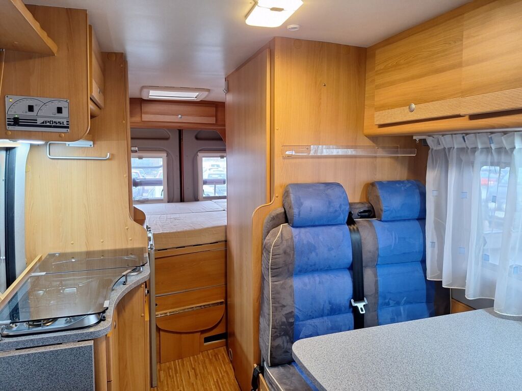 Pössl 2 WIN 600 2009 Oranssi