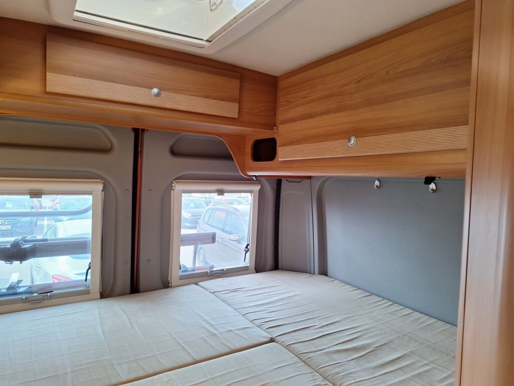 Pössl 2 WIN 600 2009 Oranssi