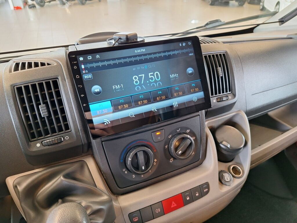 Pössl 2 WIN 600 2009 Oranssi