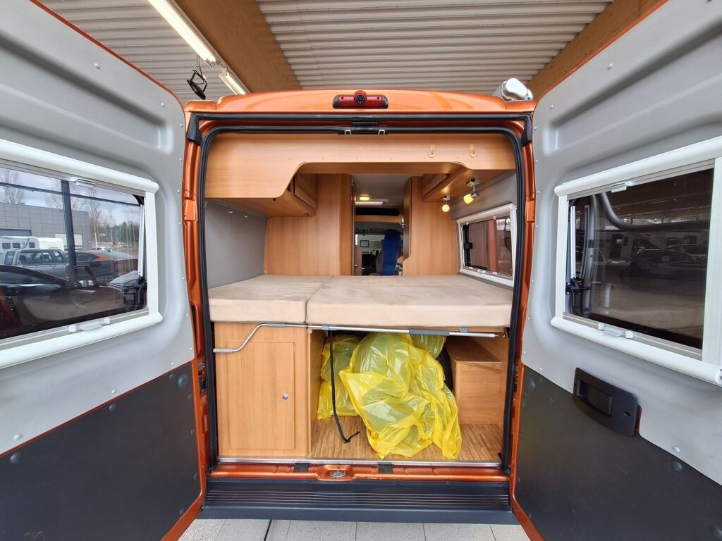 Pössl 2 WIN 600 2009 Oranssi