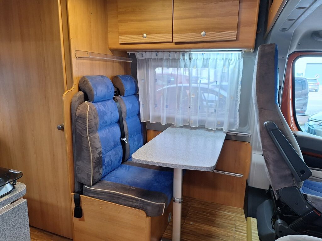 Pössl 2 WIN 600 2009 Oranssi