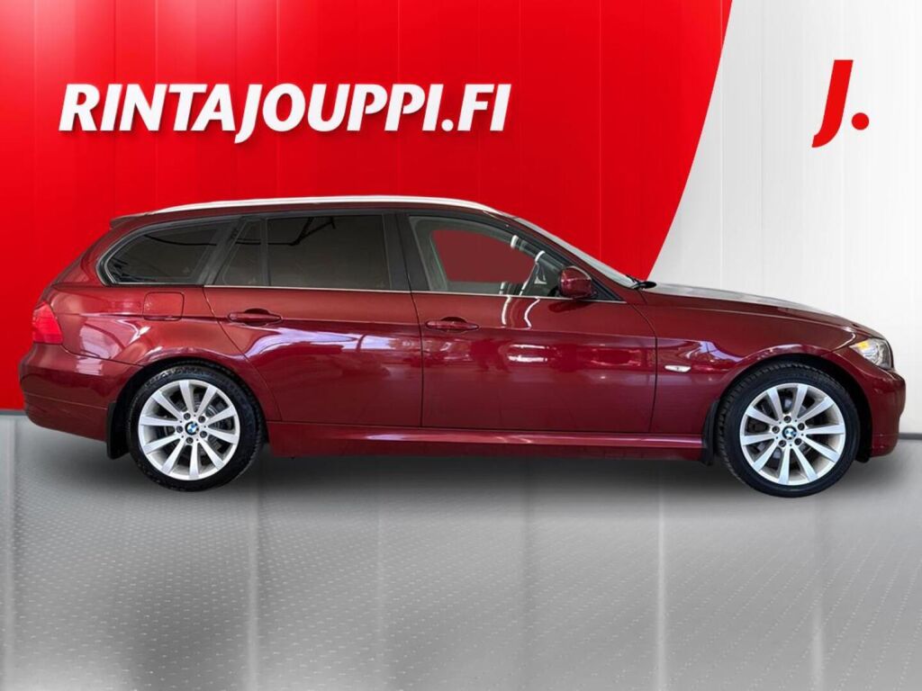 BMW 318 2012 Punainen