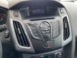 Ford Focus 2011 Punainen