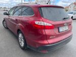 Ford Focus 2011 Punainen