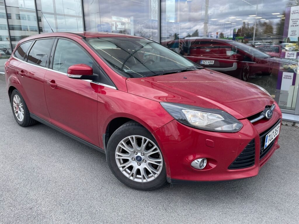 Ford Focus 2011 Punainen