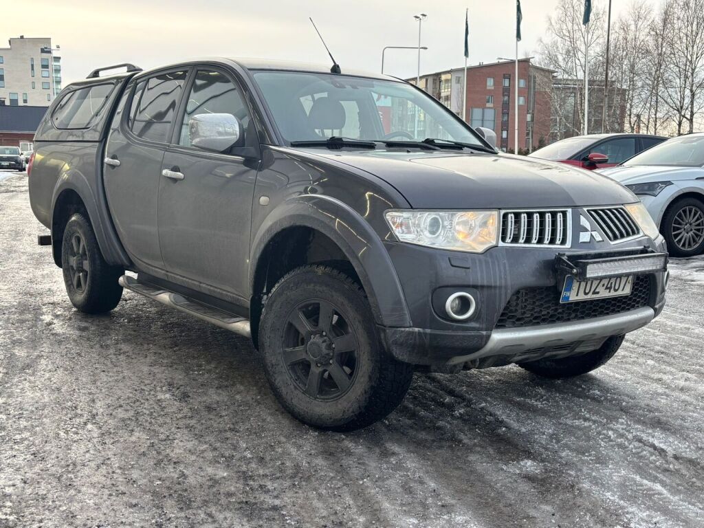 Mitsubishi L200 2011 Harmaa