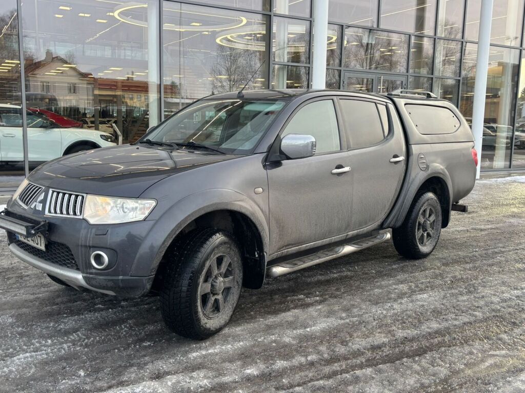 Mitsubishi L200 2011 Harmaa