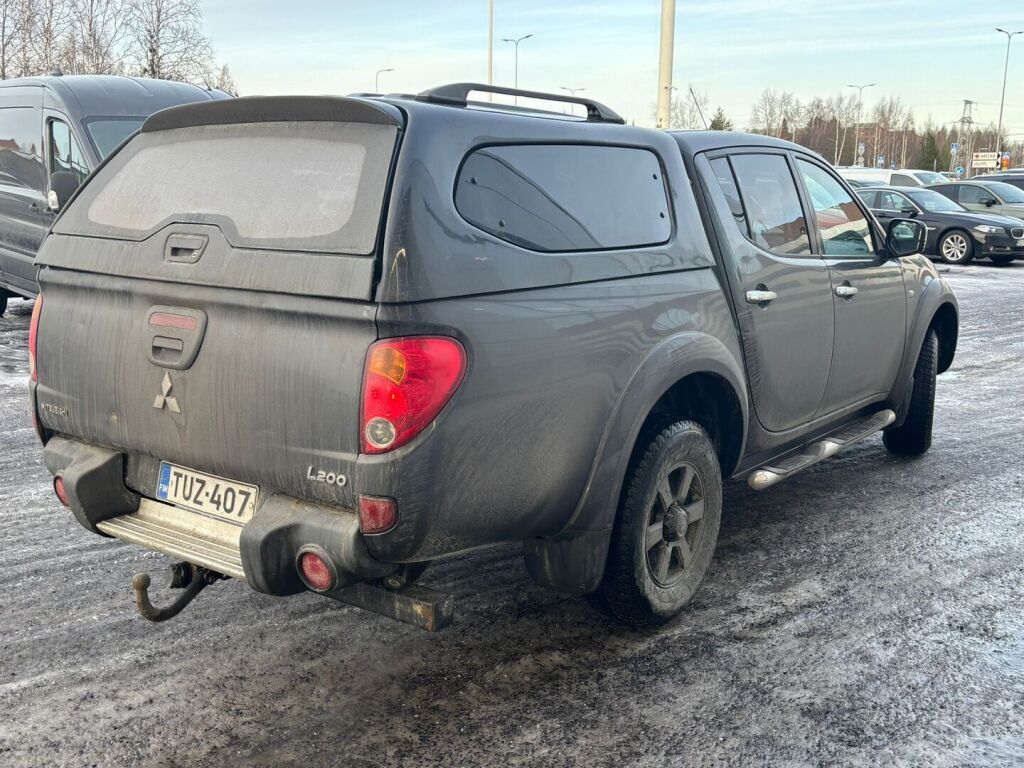 Mitsubishi L200 2011 Harmaa
