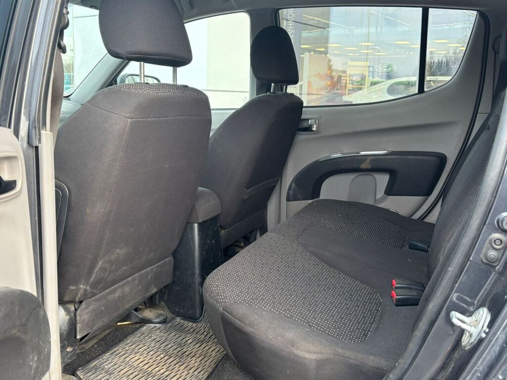 Mitsubishi L200 2011 Harmaa