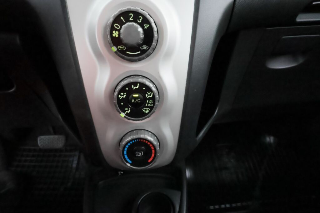 Toyota Yaris 2006 Sininen
