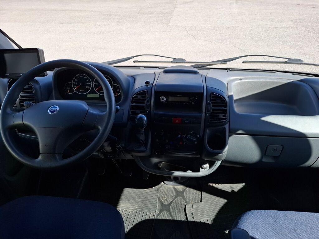 Dethleffs ADVANTAGE T5841 2004 Valkoinen