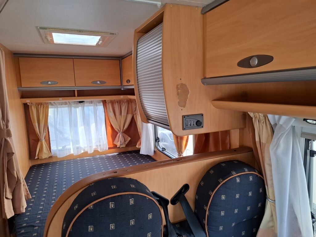 Dethleffs ADVANTAGE T5841 2004 Valkoinen