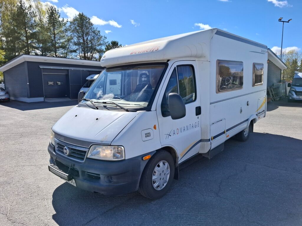 Dethleffs ADVANTAGE T5841 2004 Valkoinen