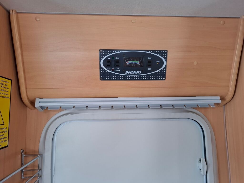 Dethleffs ADVANTAGE T5841 2004 Valkoinen