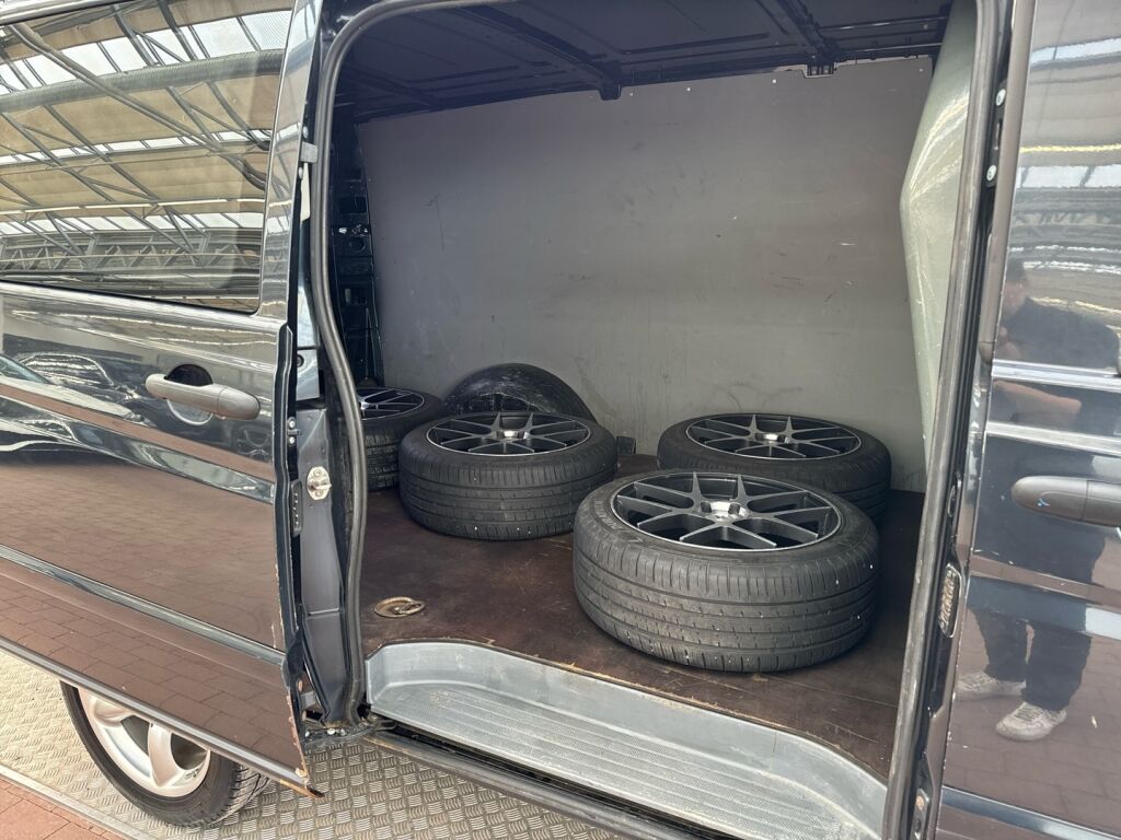 Mercedes-Benz Vito 2007 Musta