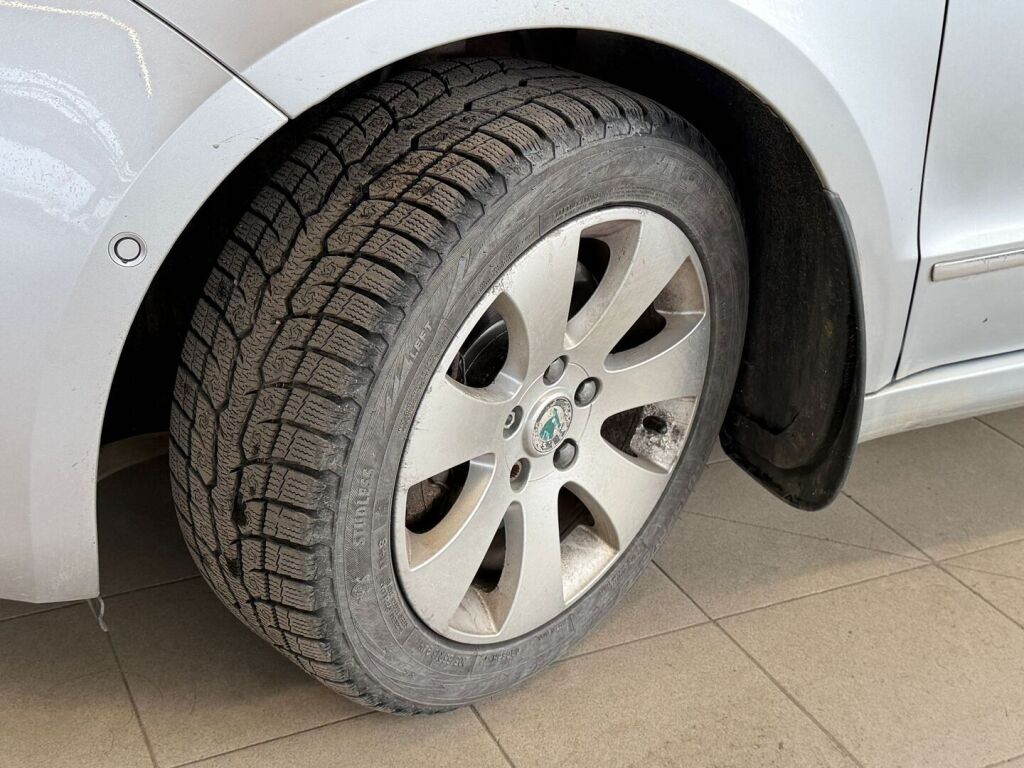 Skoda Superb 2008 Hopea