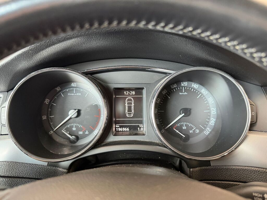 Skoda Superb 2008 Hopea