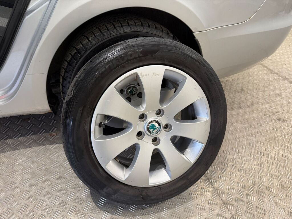 Skoda Superb 2008 Hopea