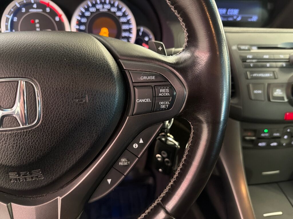 Honda Accord 2012 Musta