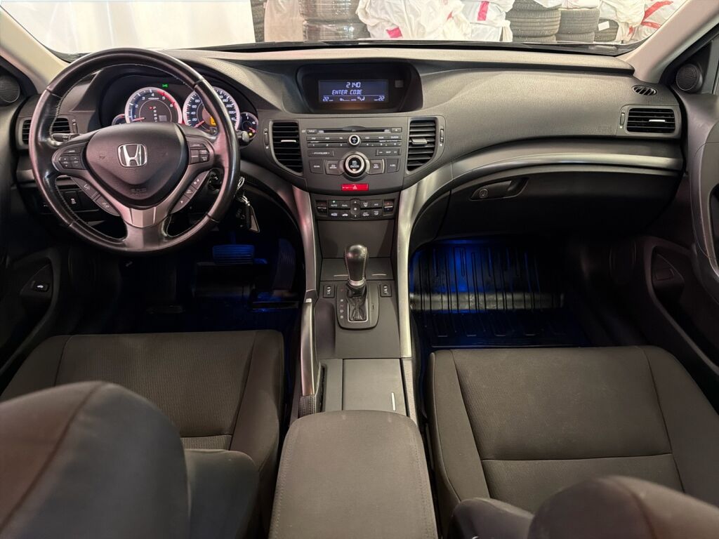 Honda Accord 2012 Musta