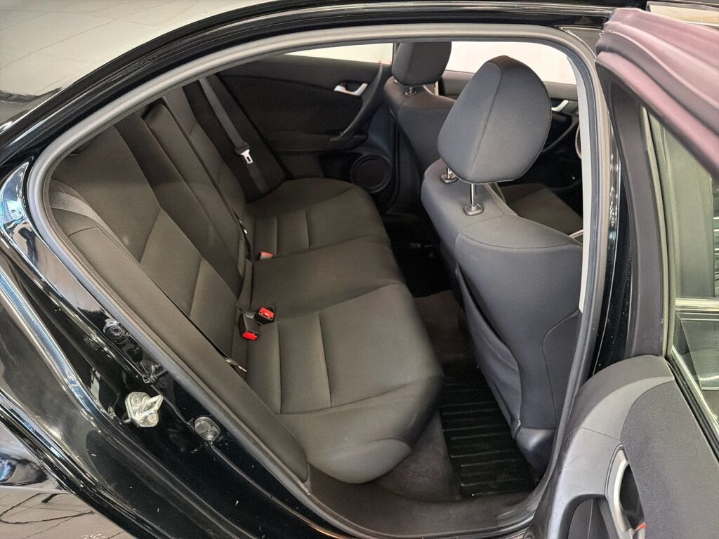 Honda Accord 2012 Musta