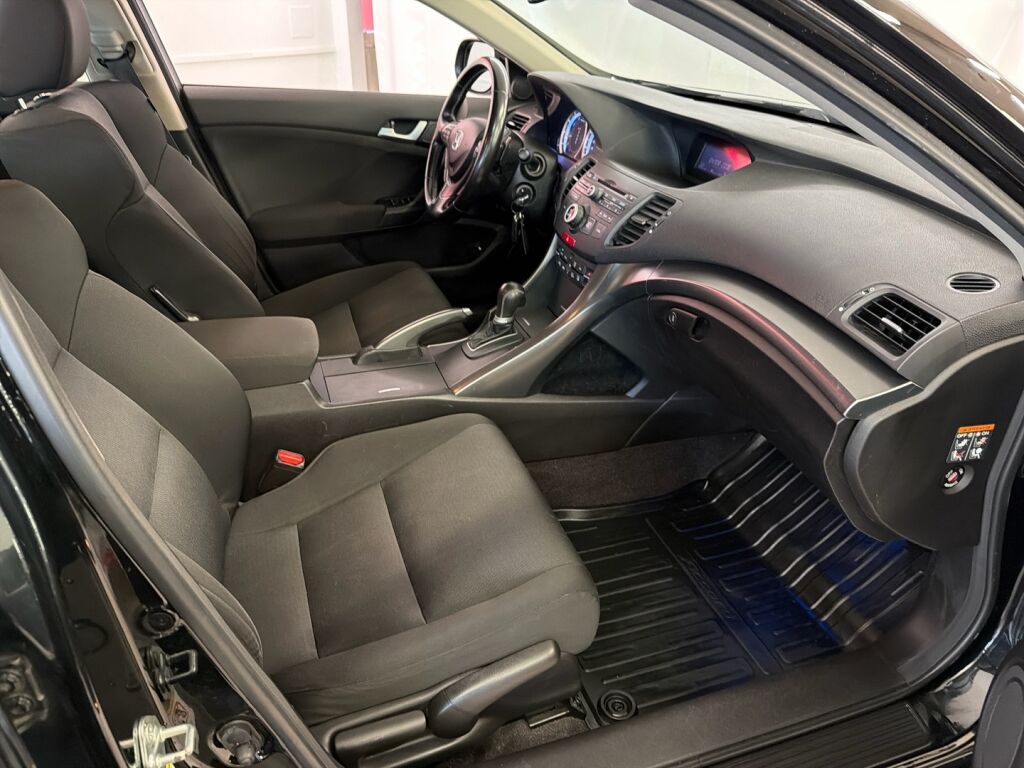 Honda Accord 2012 Musta