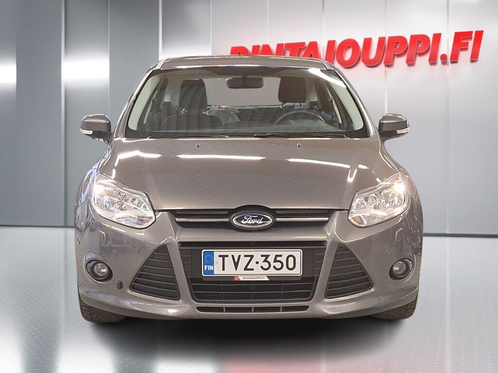 Ford Focus 2012 Ruskea (beige)