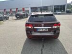 Toyota Avensis 2012 Punainen