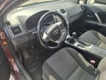 Toyota Avensis 2012 Punainen
