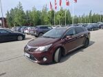 Toyota Avensis 2012 Punainen