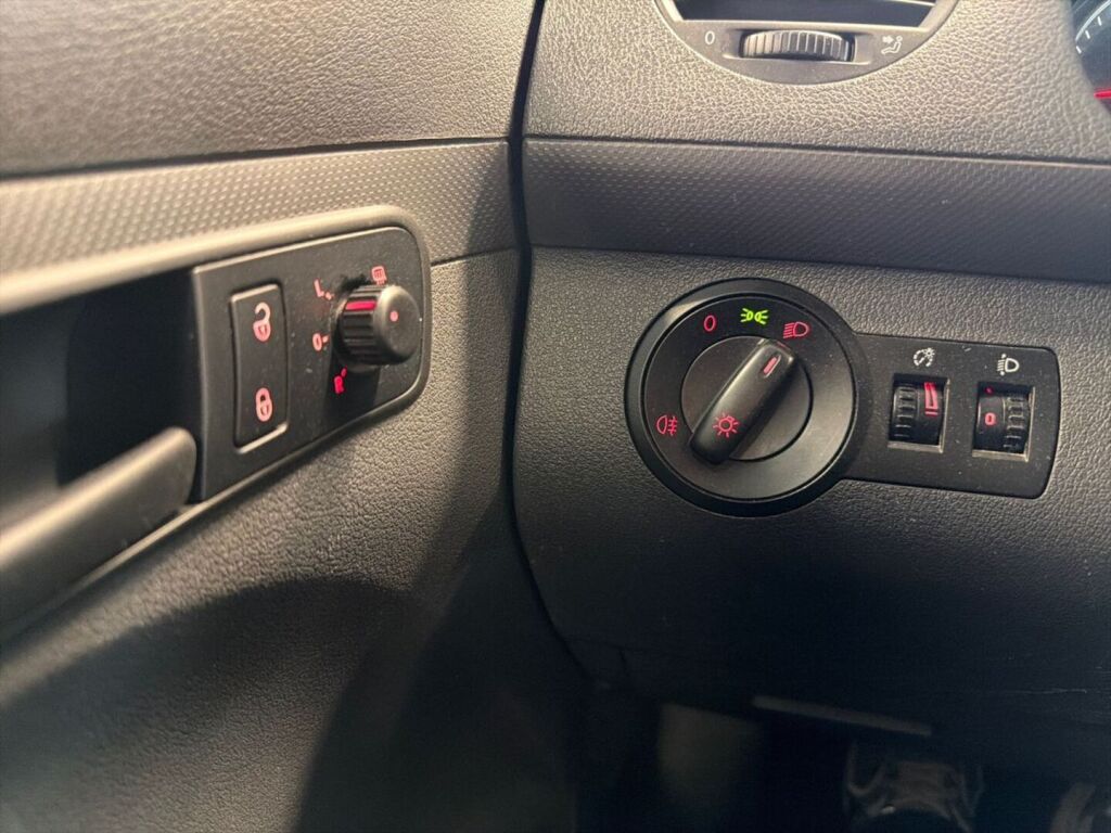 Volkswagen Caddy 2011 Sininen