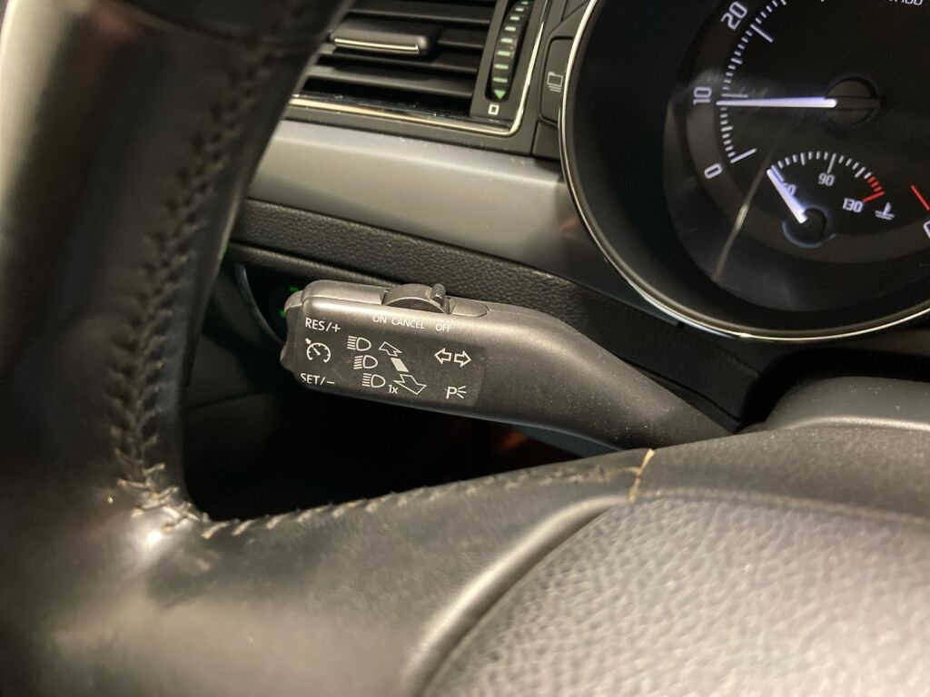 Skoda Superb 2012 Ruskea (beige)