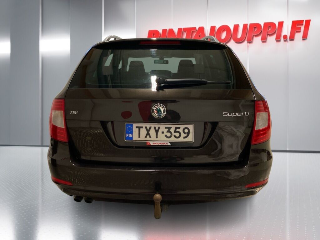 Skoda Superb 2012 Ruskea (beige)