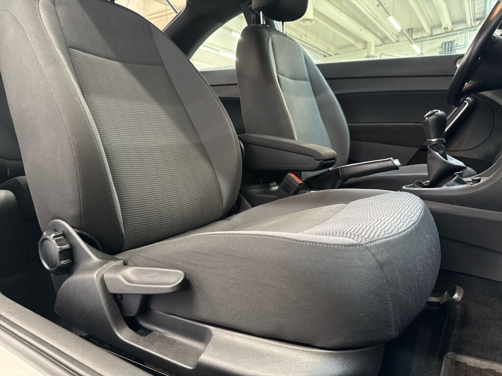 Volkswagen Beetle 2012 Valkoinen