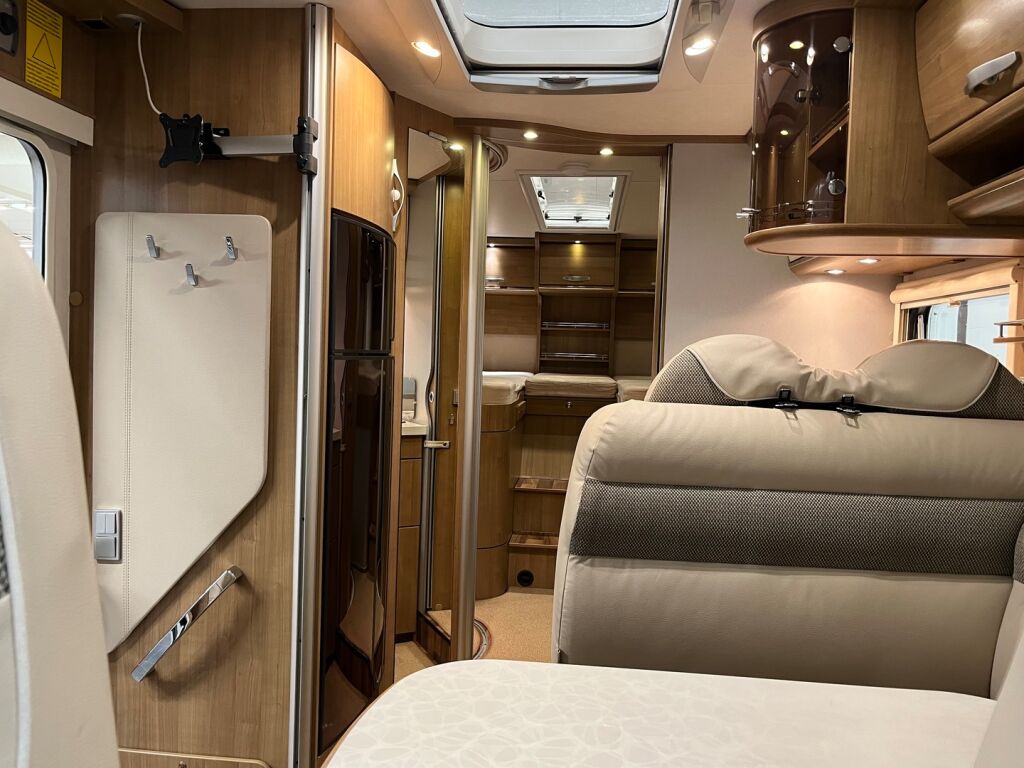 Hymer T 678 PREMIUM 60 2012 Valkoinen