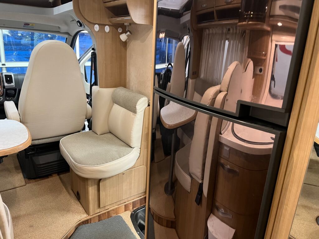 Hymer T 678 PREMIUM 60 2012 Valkoinen