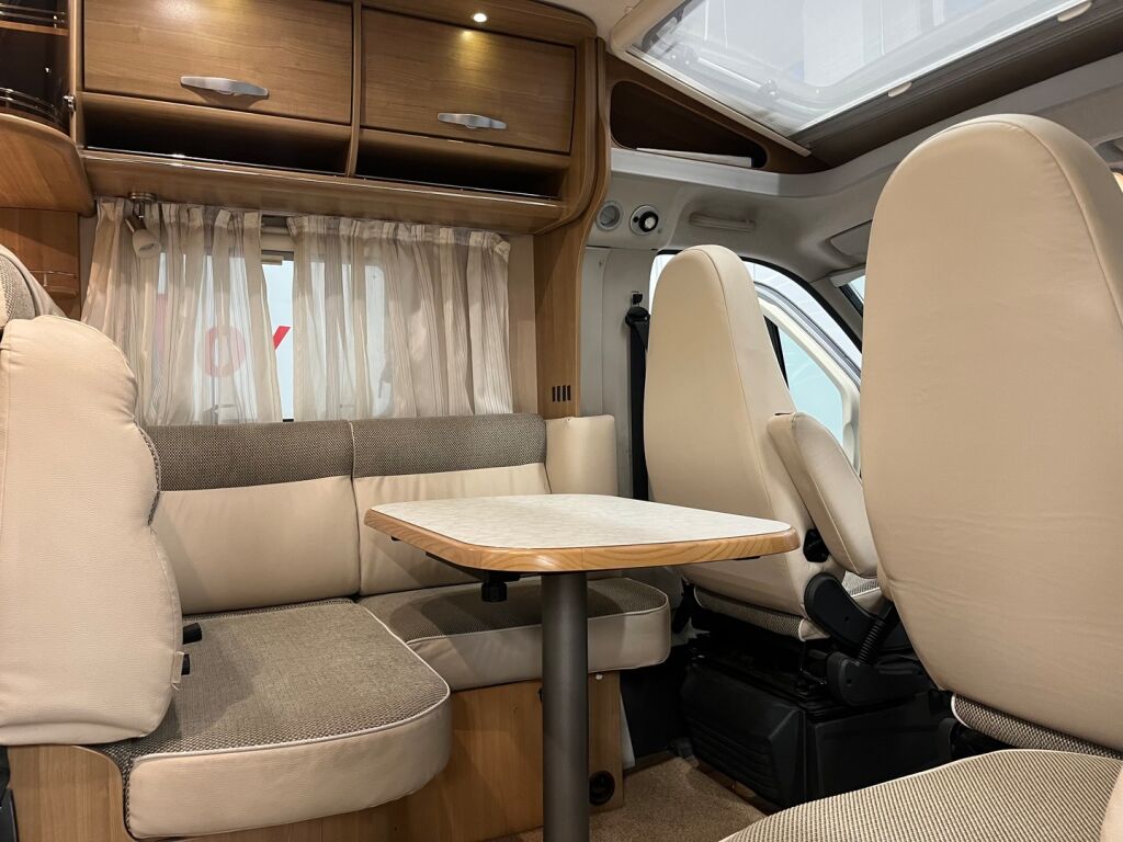 Hymer T 678 PREMIUM 60 2012 Valkoinen