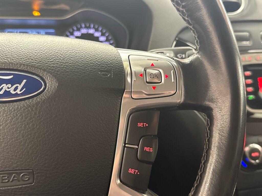 Ford Mondeo 2012 Musta