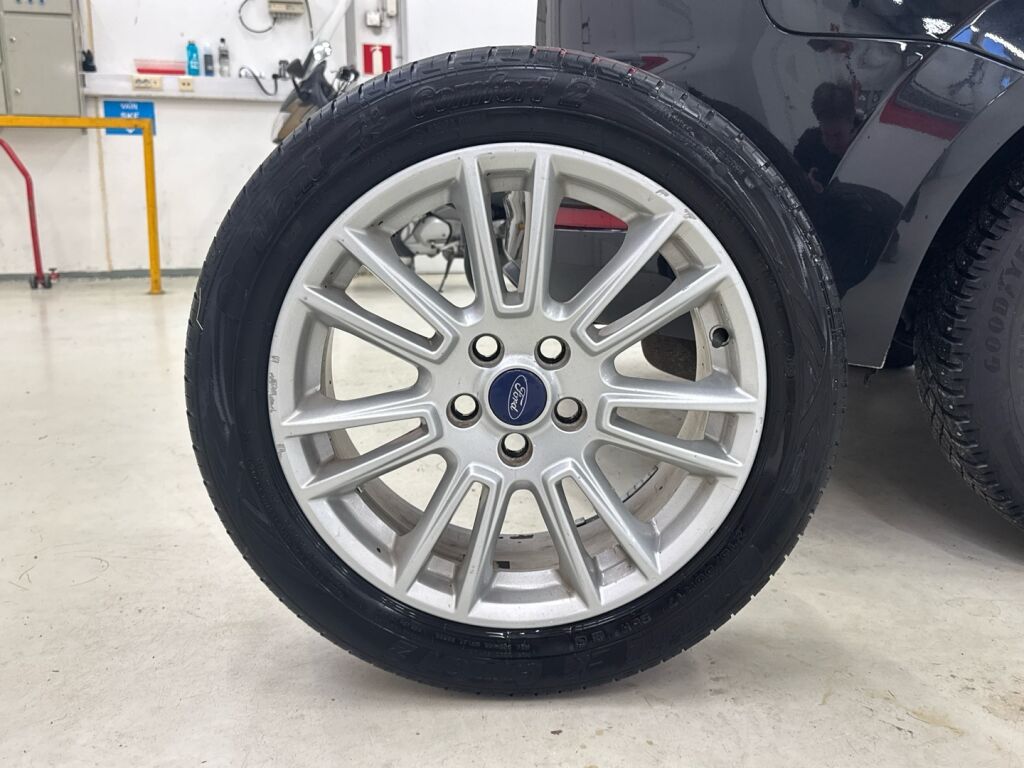 Ford Mondeo 2012 Musta