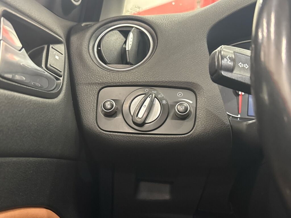 Ford Mondeo 2012 Musta