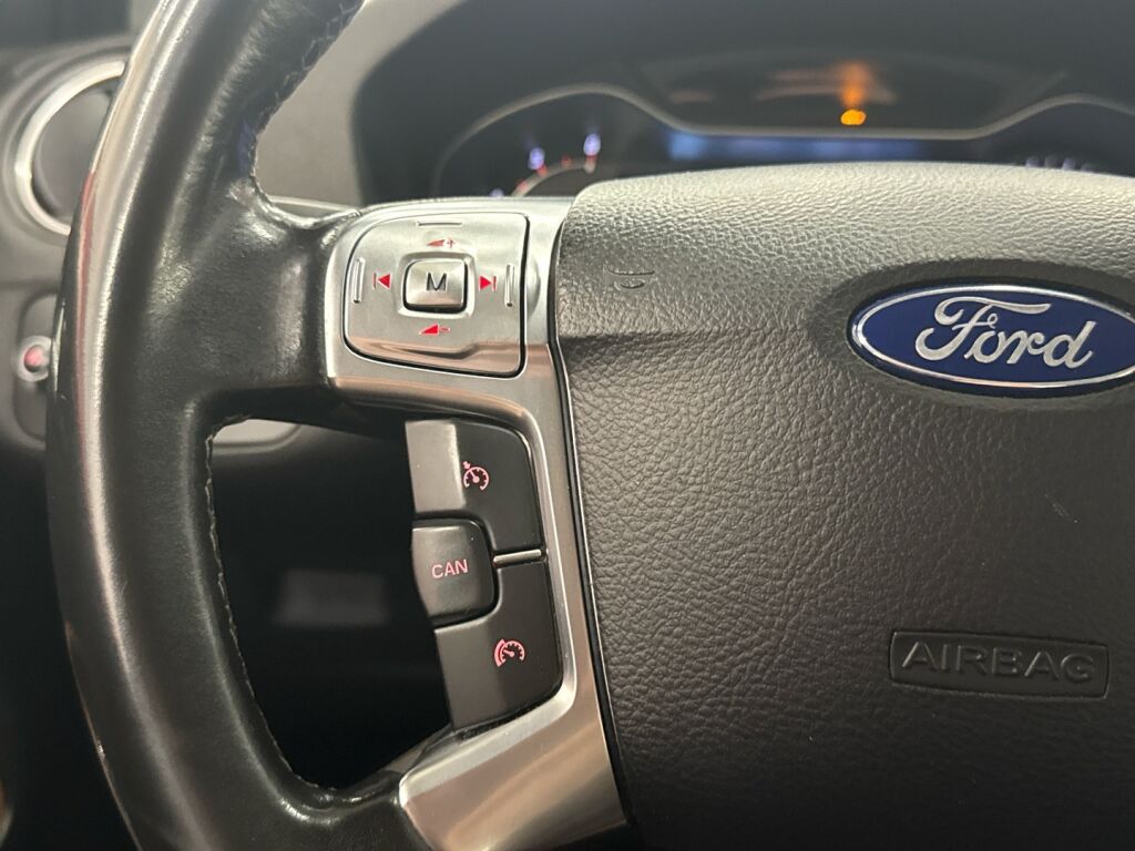 Ford Mondeo 2012 Musta