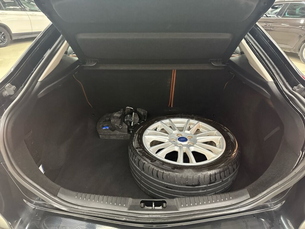 Ford Mondeo 2012 Musta