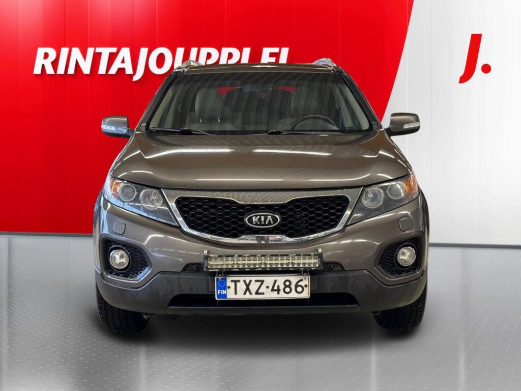 Kia Sorento 2011 Ruskea (beige)