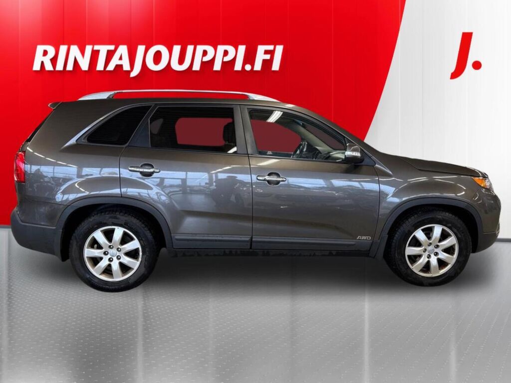 Kia Sorento 2011 Ruskea (beige)