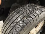 Kia Sorento 2011 Ruskea (beige)